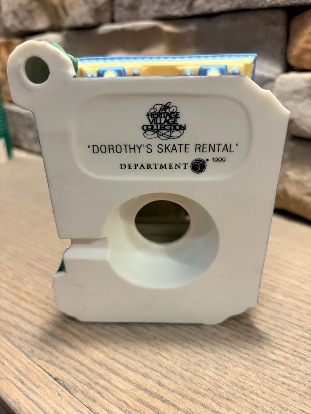 Department 56-Christmas in the City-Dorothy's Skate Rentals & Lessons Shop